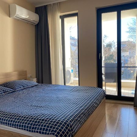Brand New Apartment With Outdoor Swimming Pool Варна Екстериор снимка