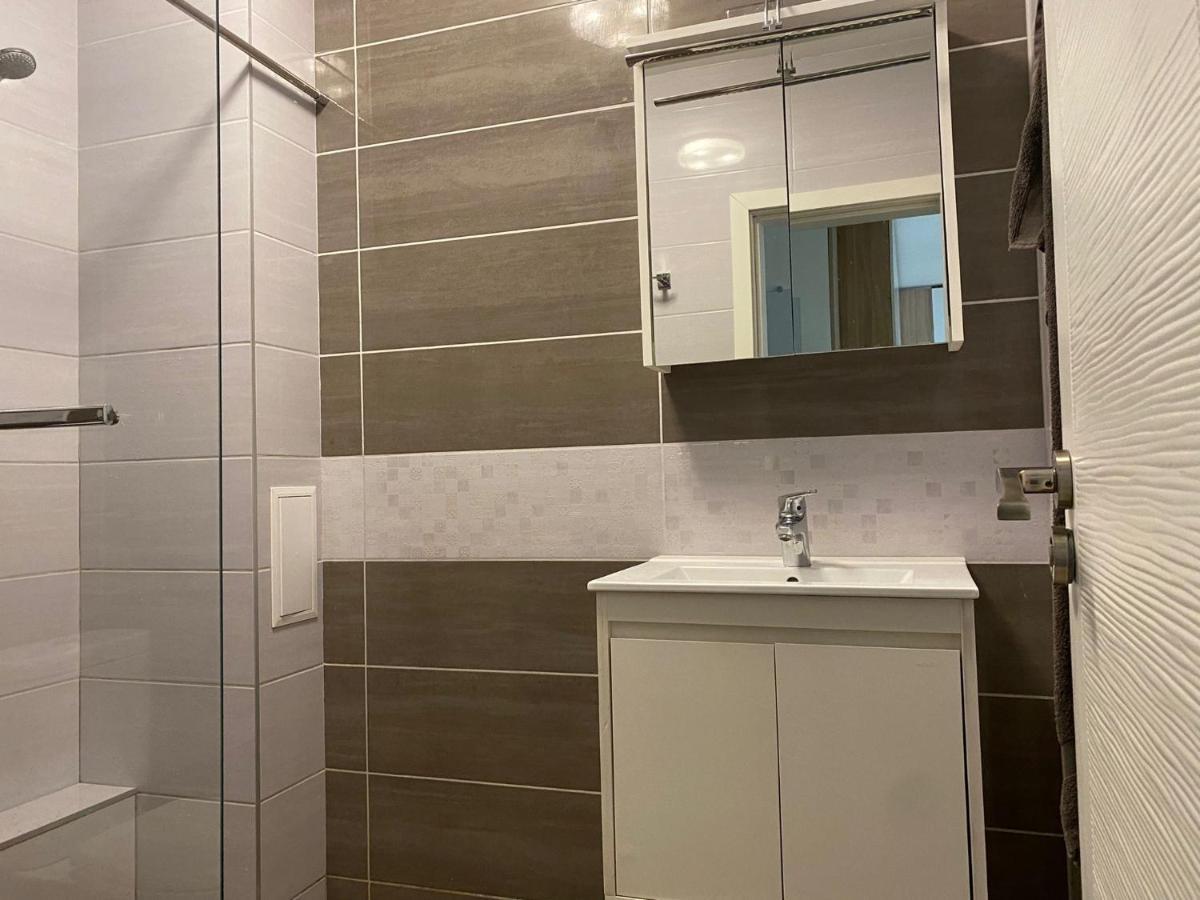 Brand New Apartment With Outdoor Swimming Pool Варна Екстериор снимка